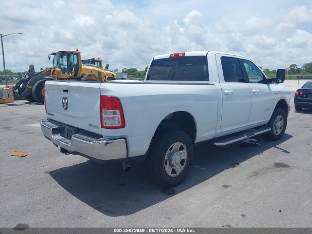 3C6UR5DJ2NG386664 RAM 2500 Big Horn  4x4 6'4 Box