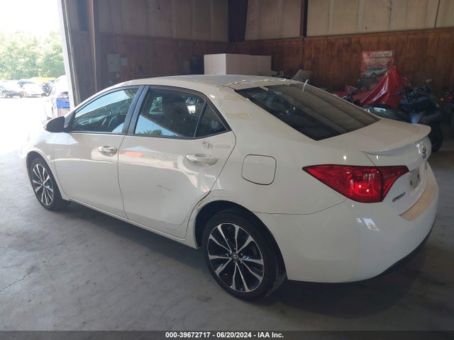 Toyota COROLLA SE 2017 5YFBURHE4HP656074 Image 3