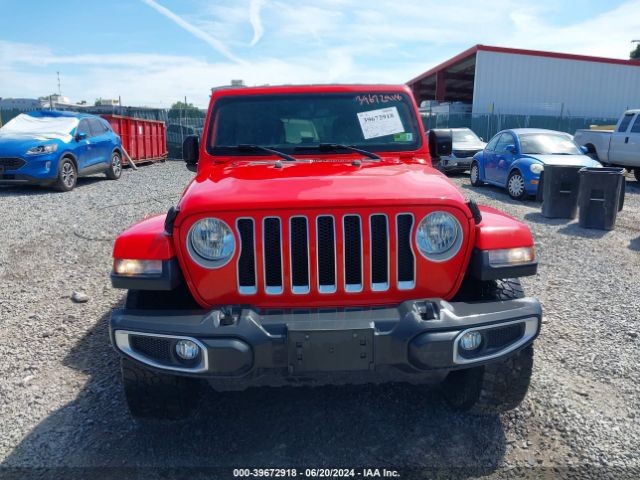 1C4HJXEGXJW311898 Jeep Wrangler Unlimited Sahara