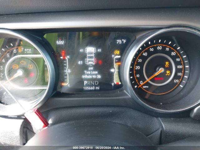 1C4HJXEGXJW311898 Jeep Wrangler Unlimited Sahara