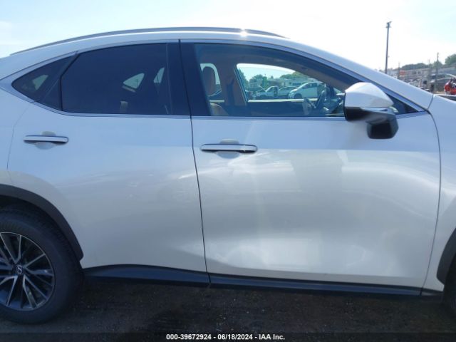 2T2GKCEZ8RC019105 Lexus Nx 350h Premium