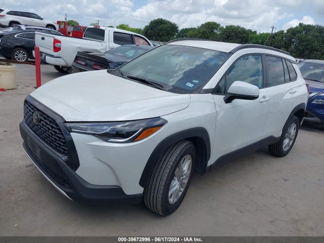 Toyota Corolla Cross Le 2022 7MUCAAAG4NV029779 Image 2