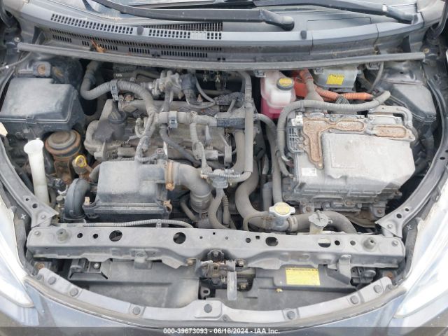 JTDKDTB32F1586936 Toyota Prius C Two