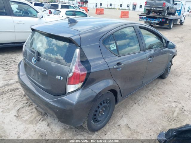 JTDKDTB32F1586936 Toyota Prius C Two