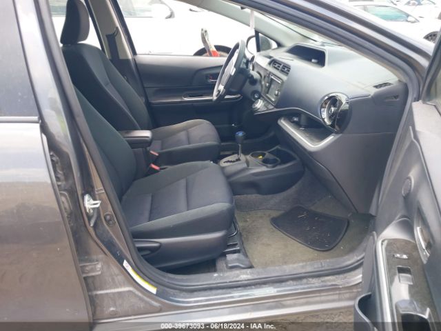 JTDKDTB32F1586936 Toyota Prius C Two