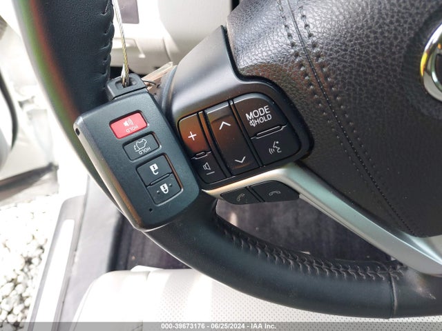 Toyota Highlander Limited 2018 5TDYZRFH3JS259249 Image 11