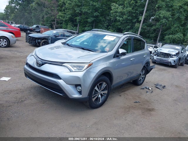 Toyota Rav4 Xle 2017 2T3WFREV2HW347676 Image 2