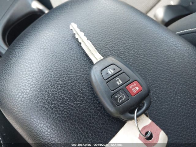 2T3RFREV4GW475820 Toyota Rav4 Xle