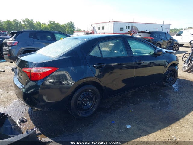 Toyota COROLLA LE 2018 2T1BURHE8JC108195 Image 4