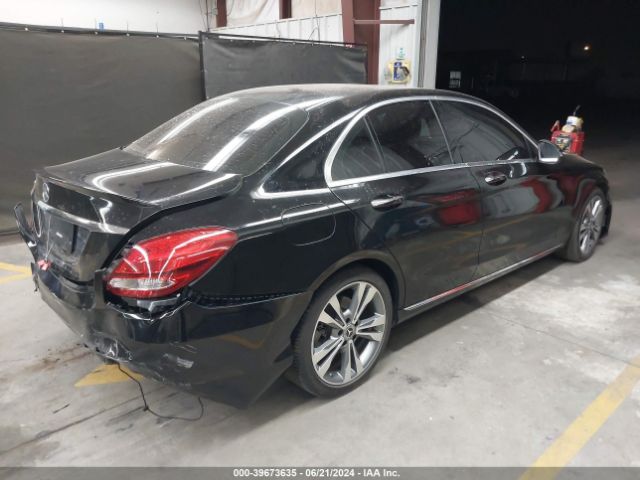 55SWF4JB8JU262401 Mercedes-Benz C 300