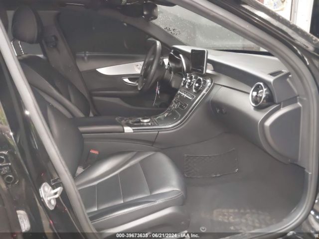 55SWF4JB8JU262401 Mercedes-Benz C 300