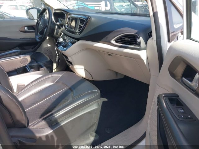 2C4RC1DG3LR262178 Chrysler Voyager Lxi