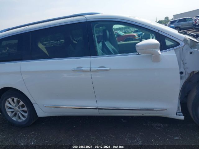 2C4RC1EG1JR353753 Chrysler Pacifica Touring L Plus