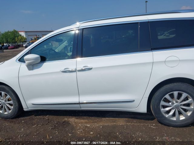 2C4RC1EG1JR353753 Chrysler Pacifica Touring L Plus