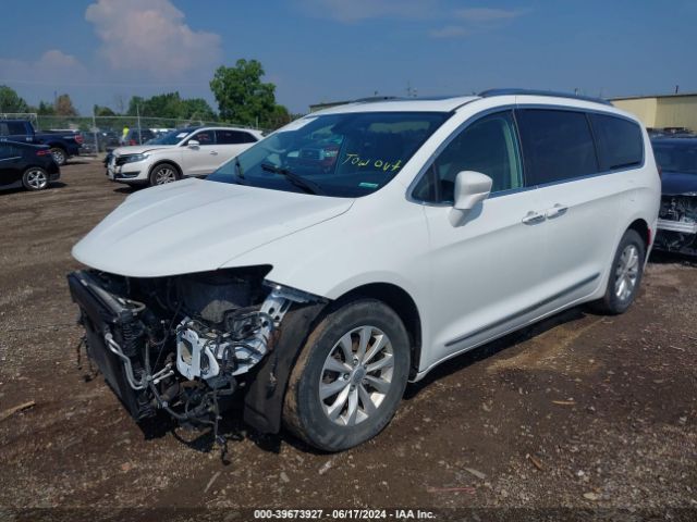 2C4RC1EG1JR353753 Chrysler Pacifica Touring L Plus