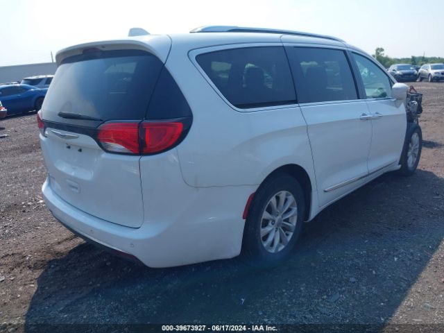 2C4RC1EG1JR353753 Chrysler Pacifica Touring L Plus
