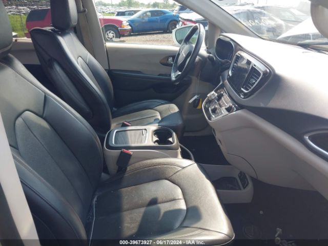 2C4RC1EG1JR353753 Chrysler Pacifica Touring L Plus