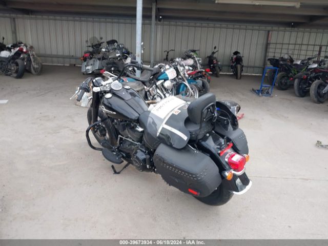 2018 HARLEY-DAVIDSON FLHCS 1HD1YBK12JC074999 Photo 3