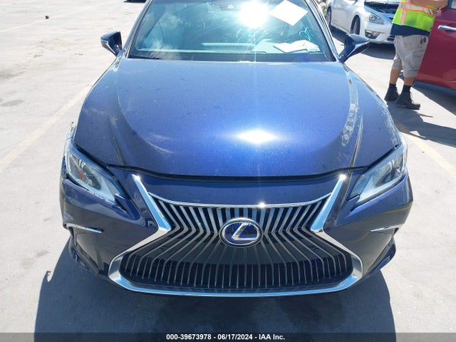 58AE21B17LU012238 Lexus Es 300h Luxury