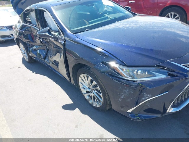 58AE21B17LU012238 Lexus Es 300h Luxury