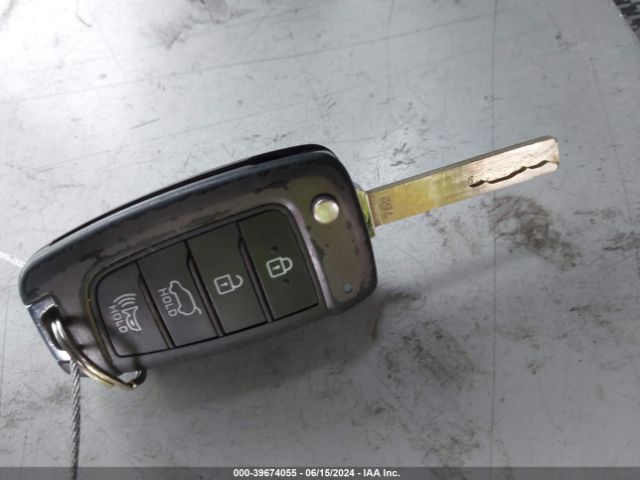 KM8K12AA8KU280279 Hyundai Kona Se