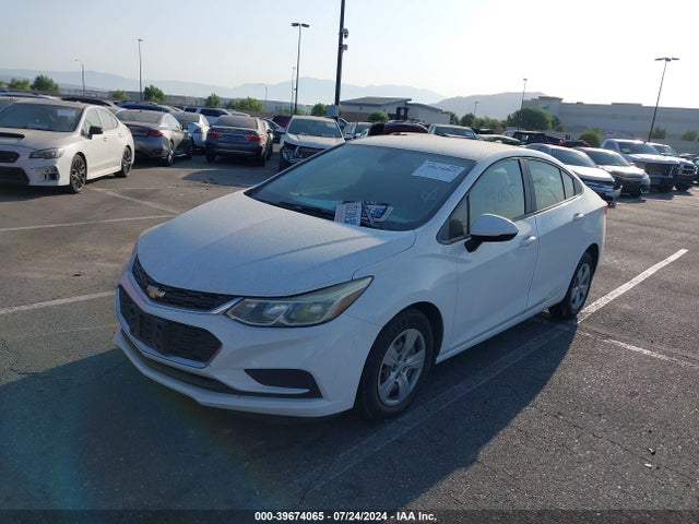 Chevrolet Cruze Ls Auto 2018 1G1BC5SM7J7149861 Image 2