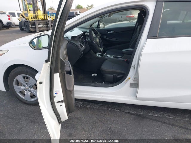 Chevrolet Cruze Ls Auto 2018 1G1BC5SM7J7149861 Image 5
