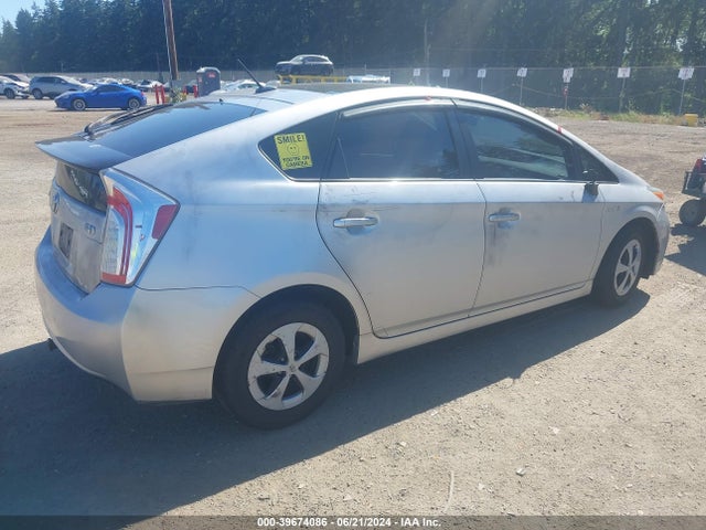 Toyota Prius Three 2014 JTDKN3DUXE1787629 Image 4