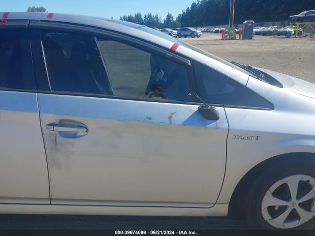 Toyota Prius Three 2014 JTDKN3DUXE1787629 Image 6