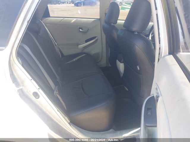 Toyota Prius Three 2014 JTDKN3DUXE1787629 Image 8