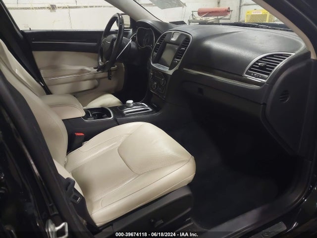 2C3CCAKG6GH106418 Chrysler 300c Awd