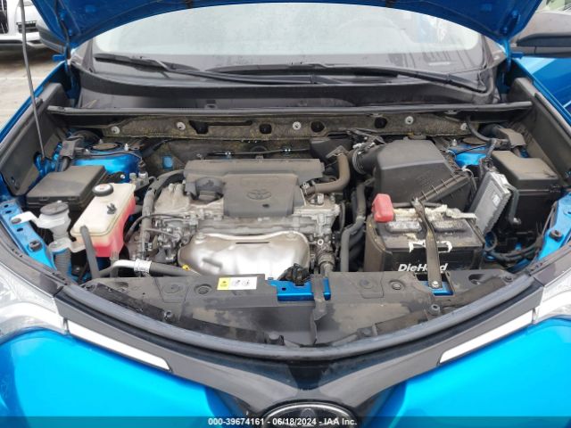 JTMBFREV1HJ138586 Toyota RAV4 LE