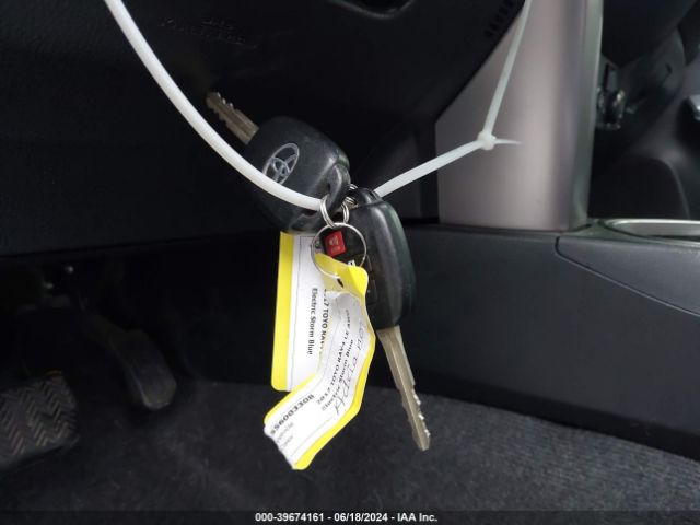JTMBFREV1HJ138586 Toyota RAV4 LE