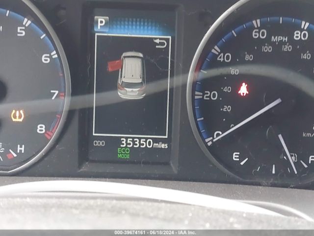 JTMBFREV1HJ138586 Toyota RAV4 LE