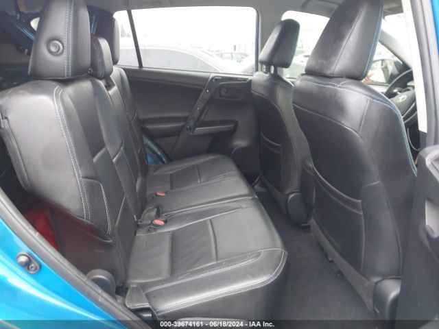 JTMBFREV1HJ138586 Toyota RAV4 LE