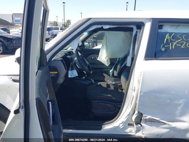 KNDJN2A27F7207986 KIA Soul
