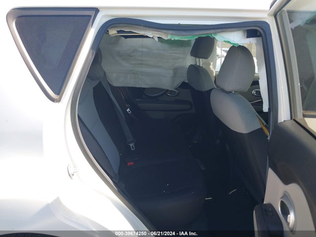 KNDJN2A27F7207986 KIA Soul
