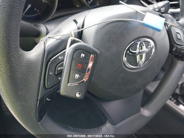 Toyota C-HR LE 2019 NMTKHMBX5KR074693 Image 11