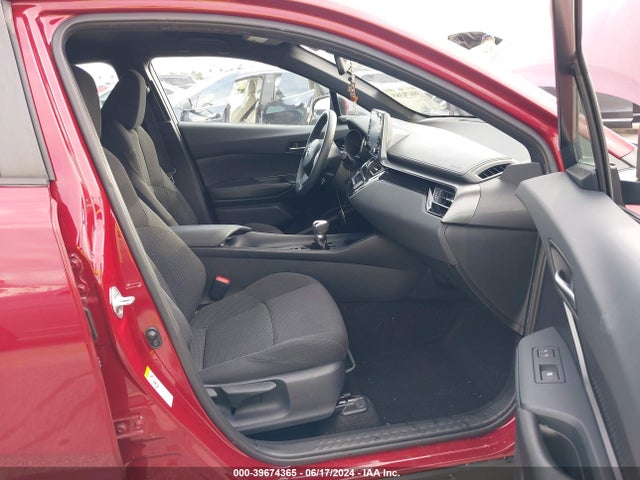 Toyota C-HR LE 2019 NMTKHMBX5KR074693 Image 5
