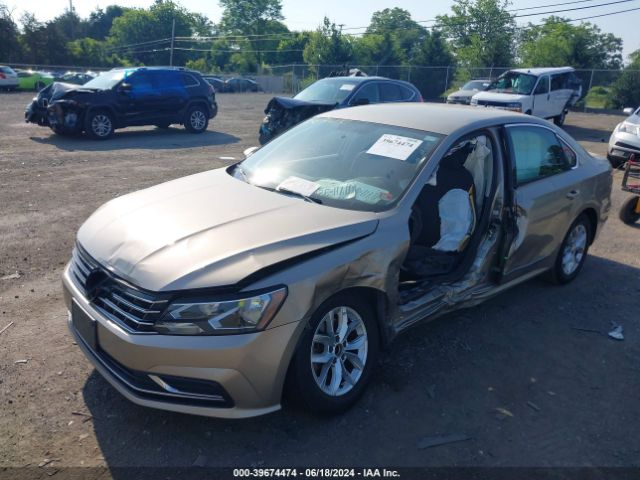 1VWAT7A32GC022035 Volkswagen Passat 1.8t S