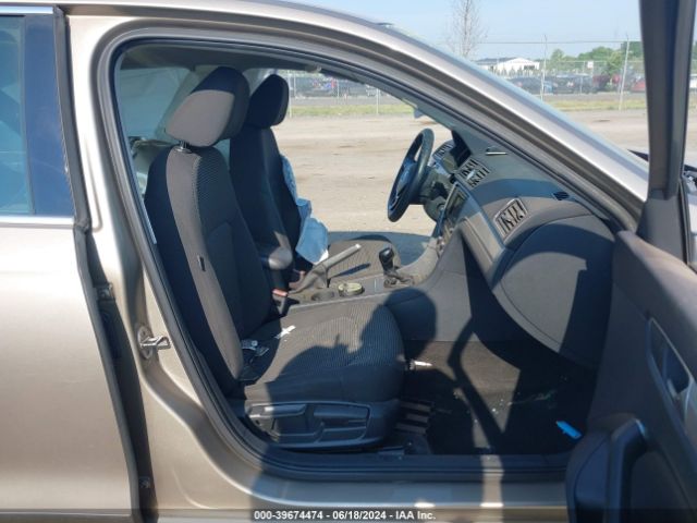 1VWAT7A32GC022035 Volkswagen Passat 1.8t S
