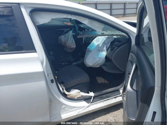 5NPDH4AE3FH623054 Hyundai ELANTRA SE