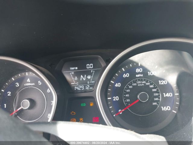 5NPDH4AE3FH623054 Hyundai ELANTRA SE