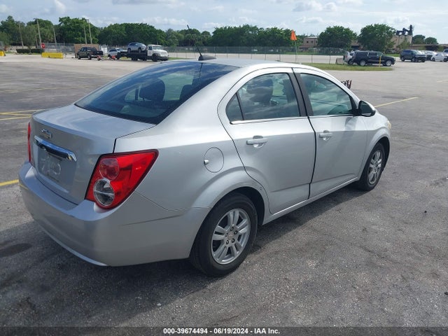 Chevrolet Sonic Lt Auto 2015 1G1JC5SH6F4145355 Image 4