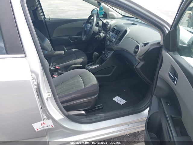 Chevrolet Sonic Lt Auto 2015 1G1JC5SH6F4145355 Image 5