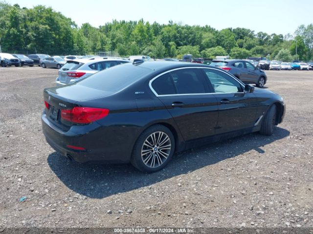 2019 BMW 530E WBAJA9C50KB392706 Photo 3