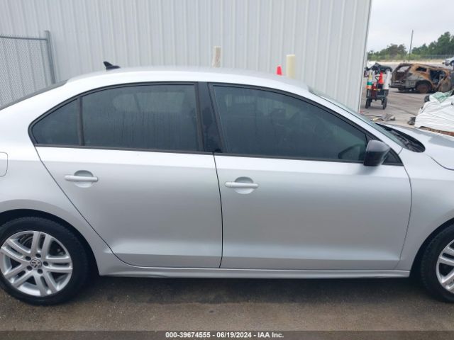 3VW2K7AJ0FM232992 Volkswagen Jetta 2.0l S