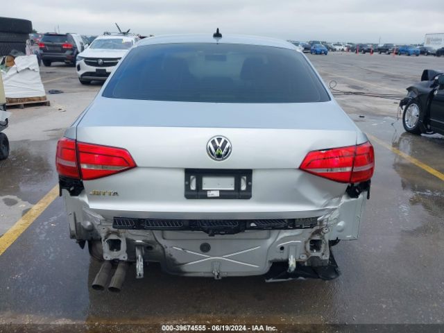 3VW2K7AJ0FM232992 Volkswagen Jetta 2.0l S