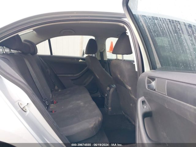 3VW2K7AJ0FM232992 Volkswagen Jetta 2.0l S