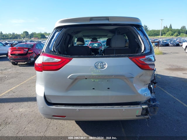 Toyota Sienna Xle 8 Passenger 2017 5TDYZ3DC0HS809490 Image 16